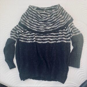 🌺3/$18 Sale Free People Black and White Shawl Neck Sweater
